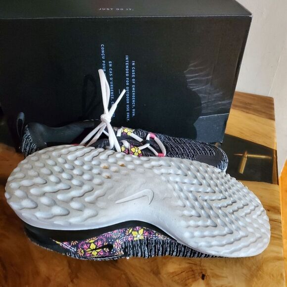 Nike shoes size 9 - Picture 7 of 11